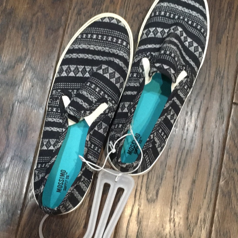 Mossimo NWOT canvas slip-on sneakers